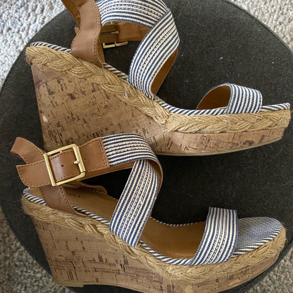 MERONA WEDGE